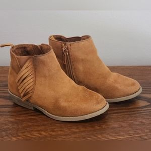 Old Navy suede fringe booties for toddler girl, size 8
